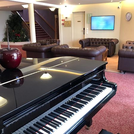 Hotel Altina Pacy-sur-Eure Bagian luar foto