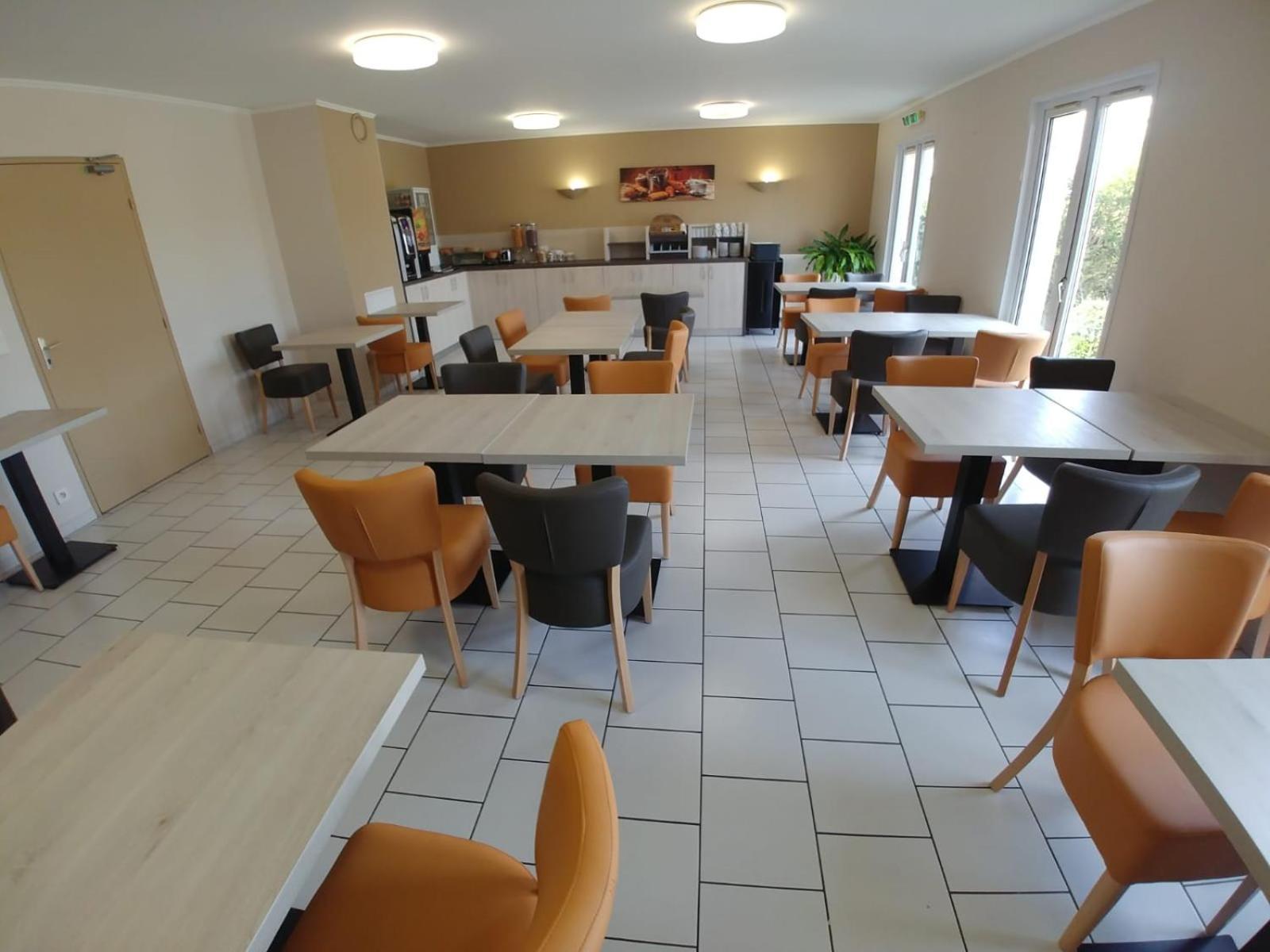 Hotel Altina Pacy-sur-Eure Bagian luar foto