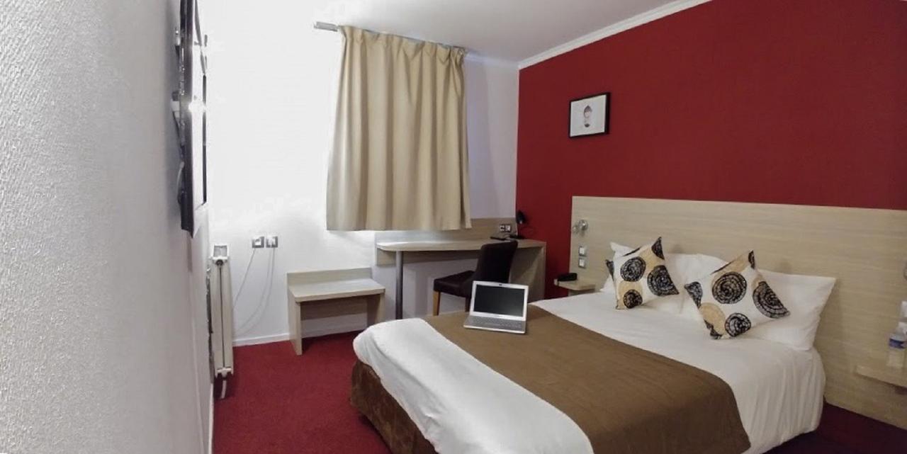 Hotel Altina Pacy-sur-Eure Bagian luar foto