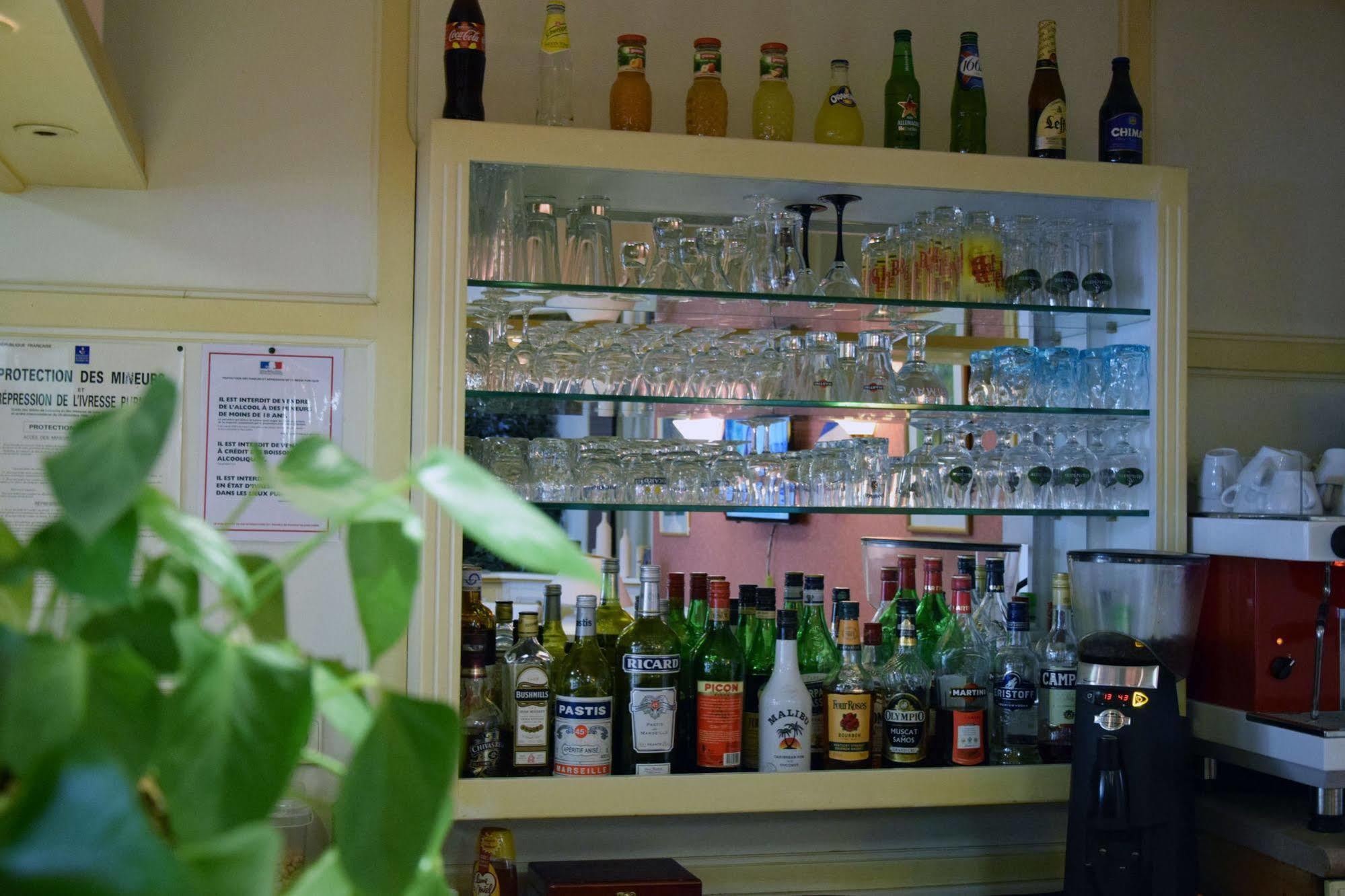 Hotel Altina Pacy-sur-Eure Bagian luar foto
