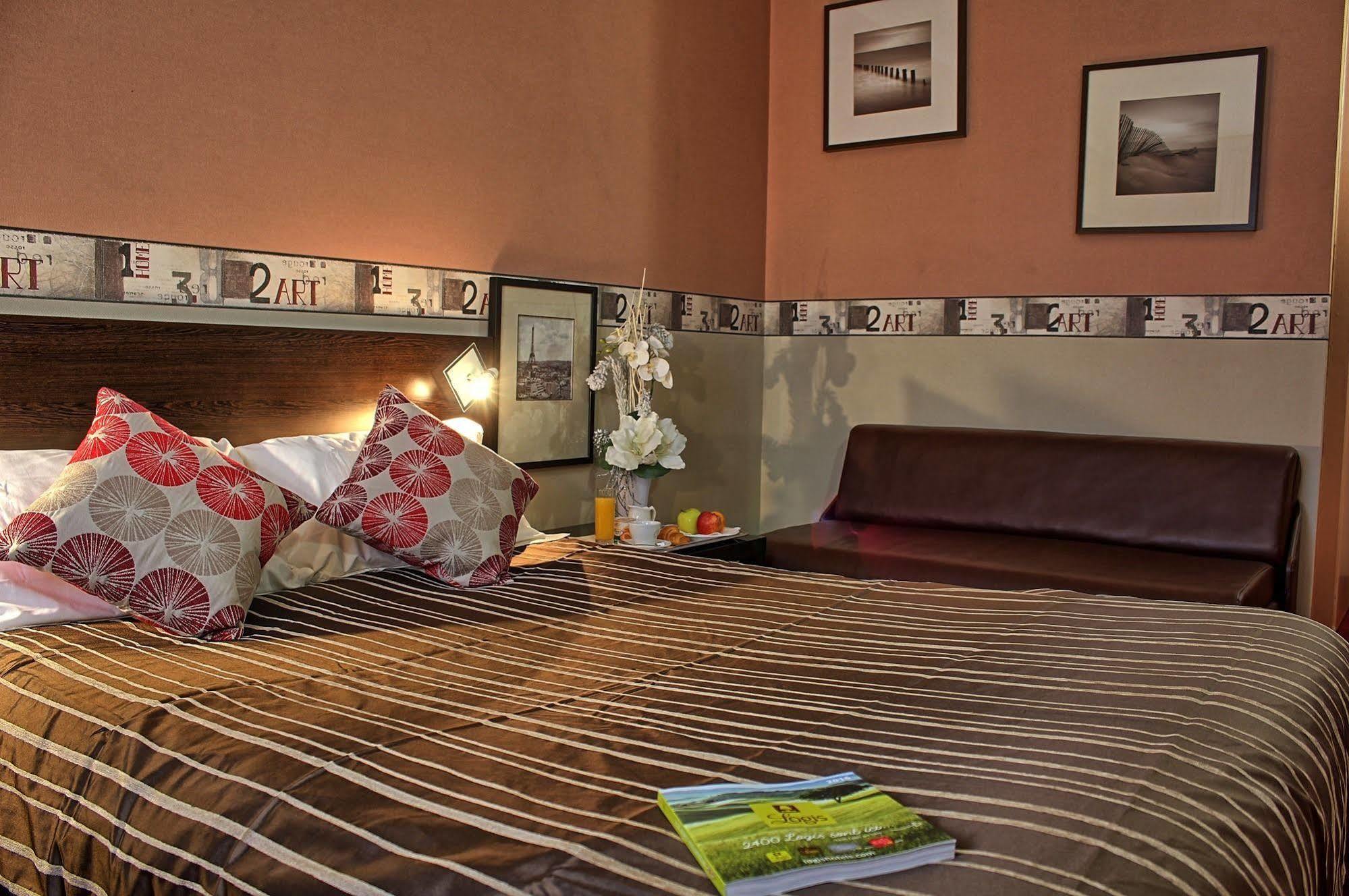 Hotel Altina Pacy-sur-Eure Bagian luar foto