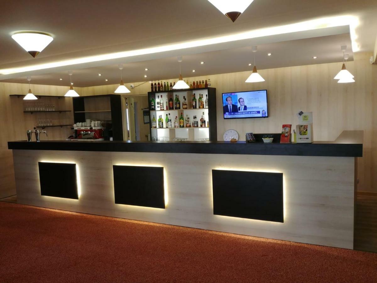 Hotel Altina Pacy-sur-Eure Bagian luar foto