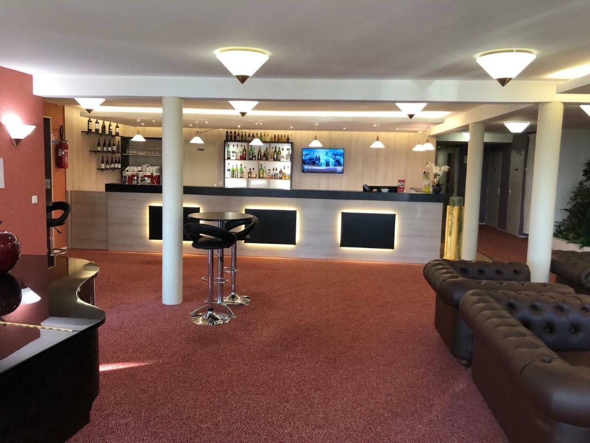 Hotel Altina Pacy-sur-Eure Bagian luar foto