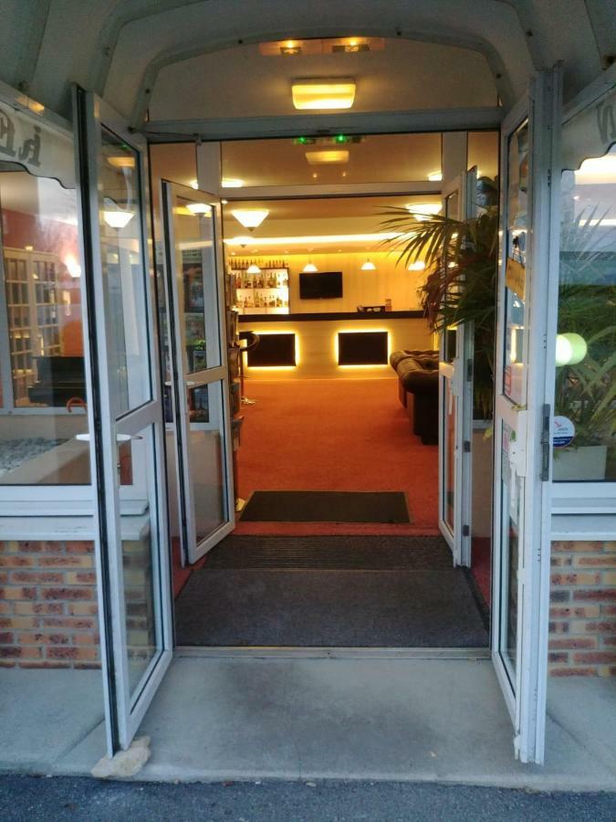 Hotel Altina Pacy-sur-Eure Bagian luar foto