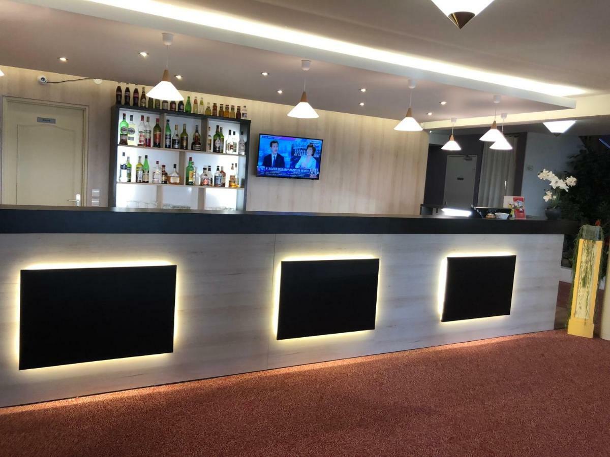 Hotel Altina Pacy-sur-Eure Bagian luar foto