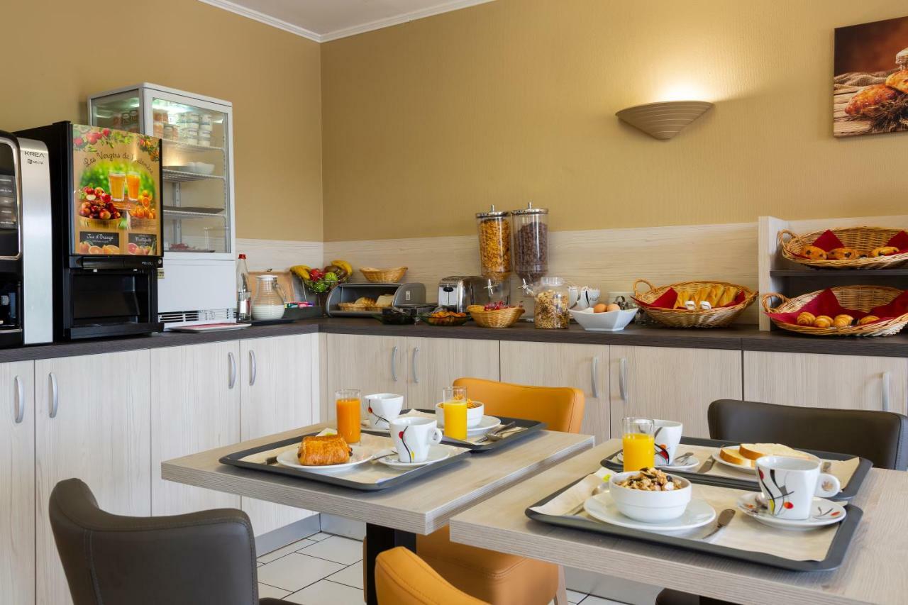 Hotel Altina Pacy-sur-Eure Bagian luar foto